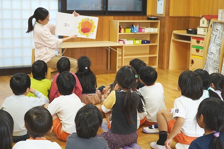 読み聞かせのようす